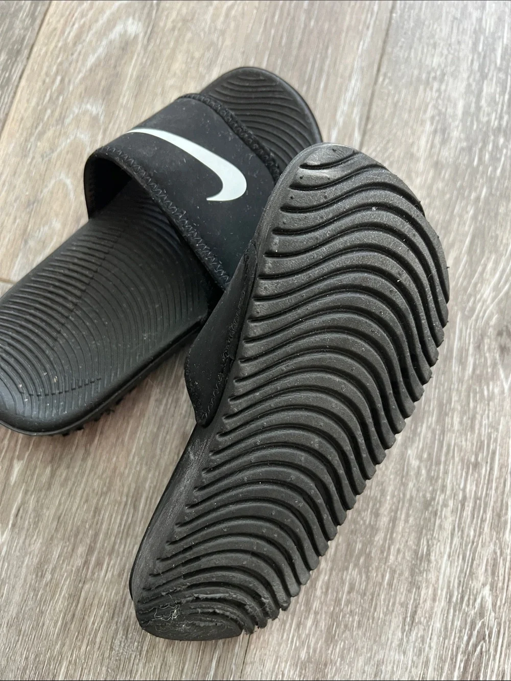 Nike classic slip